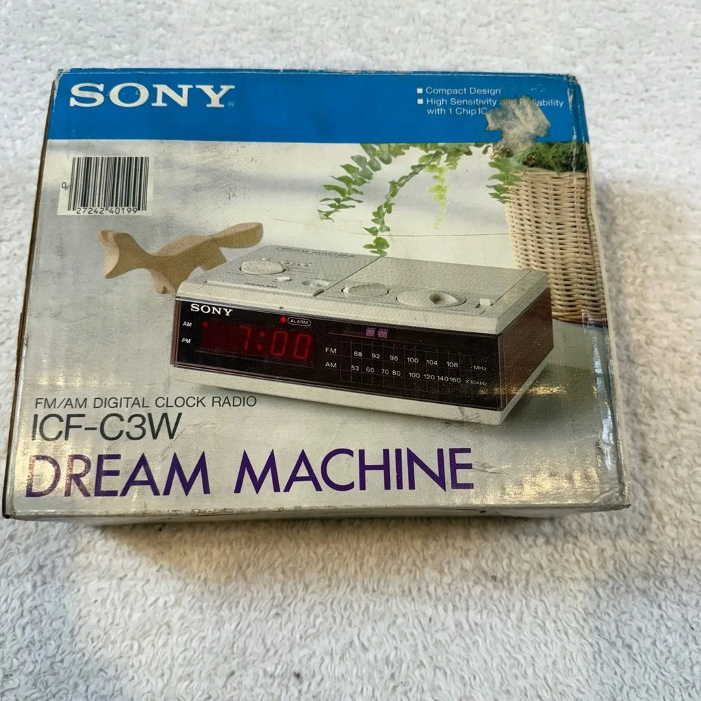 Sony Dream Machine ICF-C3W FM/AM Digital Clock Radio Vintage New In Box